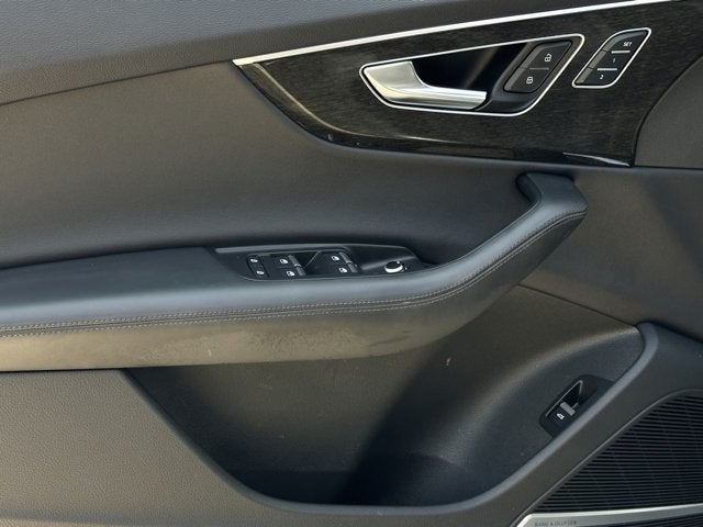 2022 Audi Q7 Premium Plus